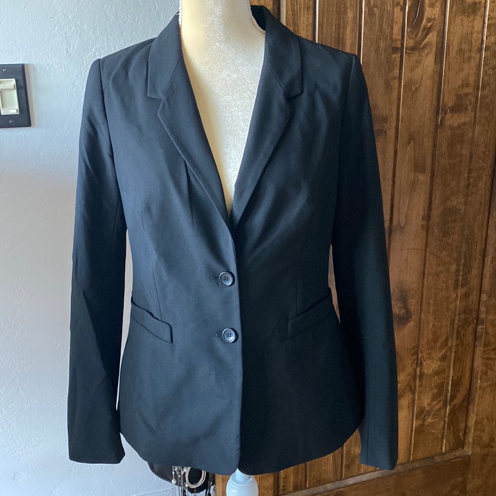 The Limited Black Collection, 2 Button Suit Jacket, Size 8
